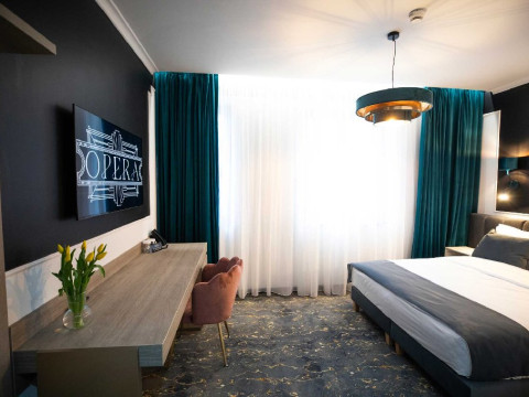 HOTEL OPERA.