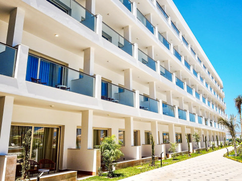Amarina Saphir Beach Resort