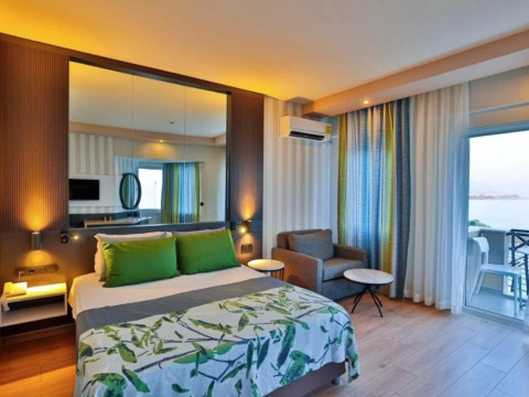 EOS Beach Resort
