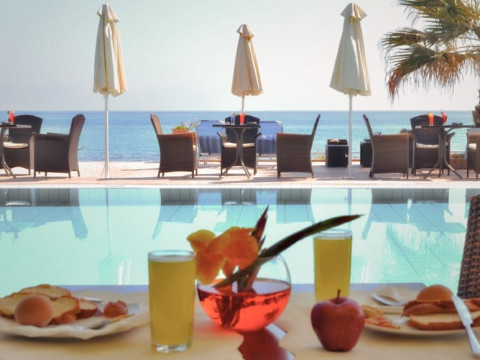 Belussi Beach Hotel & Suites