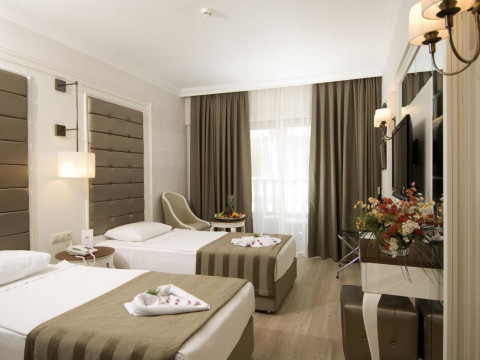 AYDINBEY FAMOUS RESORT