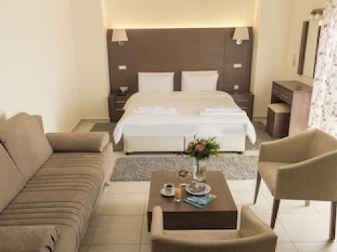THALASSA APART HOTEL