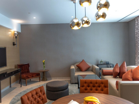 GRAND COSMOPOLITAN HOTEL