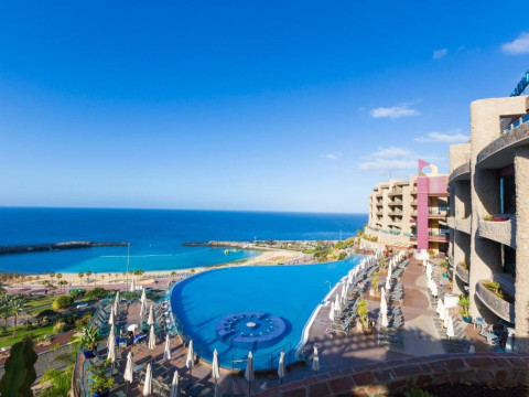 Gloria Palace Royal