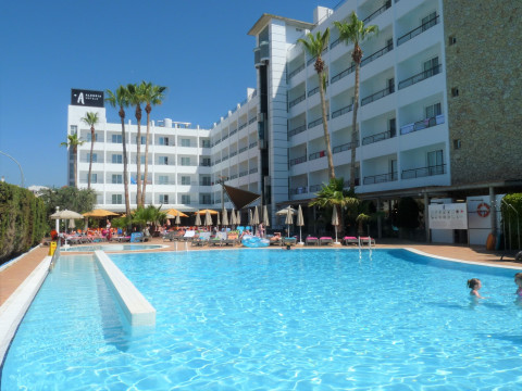 30 DEGREES HOTEL PINEDA SPLASH