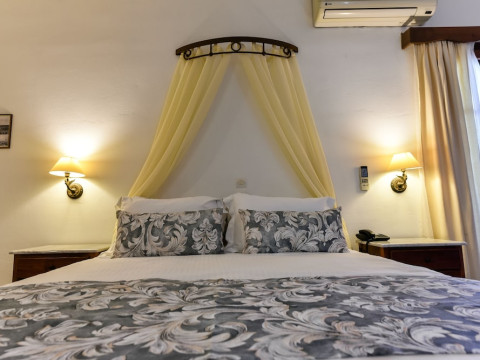 SEA VIEW VILLAGE STUDIOS AND APARTMENTS