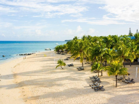 VICTORIA BEACHCOMBER RESORT & SPA