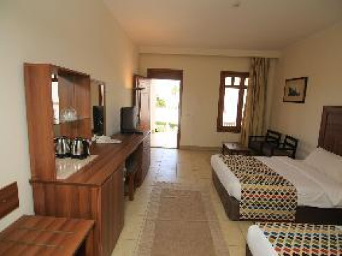 CLUB REEF RESORT
