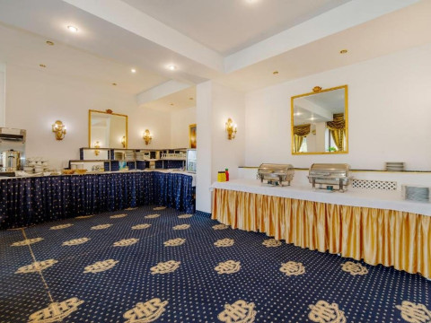 Hotel Cetate..