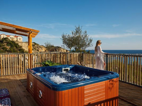 Menel the Tree House Hotel