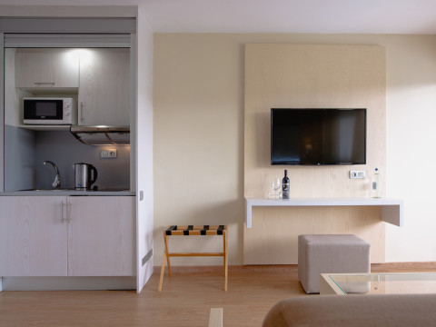 HL SUITE NARDOS HOTEL