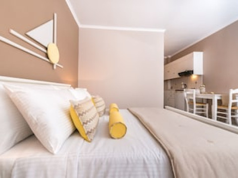 ARKADIA LUXURY HOTEL APARTMENTS