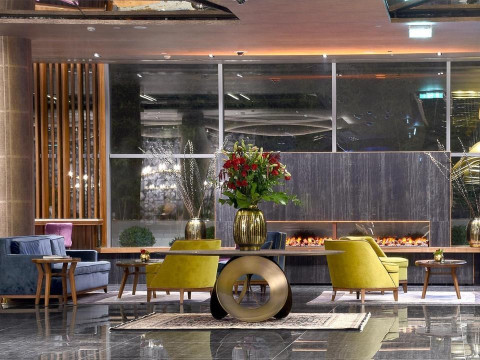 Maestral Resort & Casino