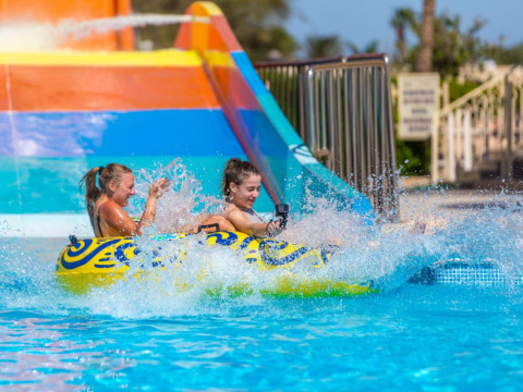 ALADDIN BEACH RESORT