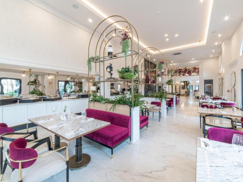 ZET HOTEL.