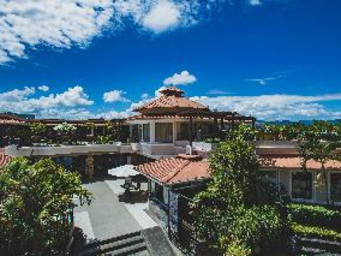 AANARI HOTEL AND SPA