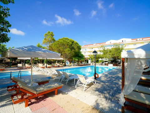 SUMMERY HOTEL