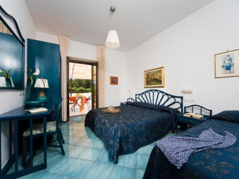 Ideal Hotel