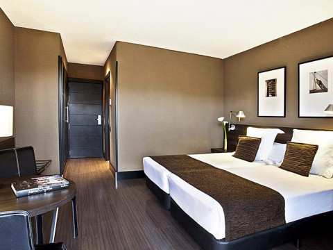 MEDIUM VALENCIA HOTEL