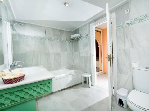 Monarque Sultan Aparthotel