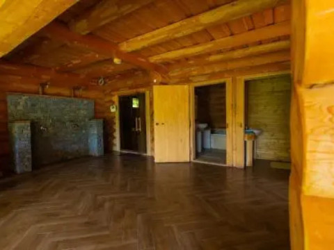 Crossline Lodge