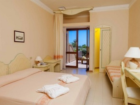 IS MOLAS RESORT
