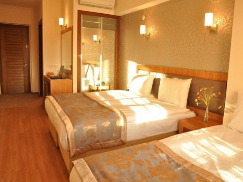 GRAND ANZAC HOTEL