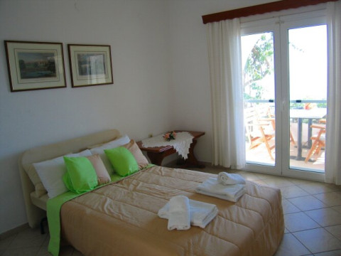Spiros Studios	Parga
