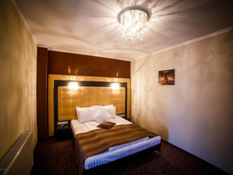 HOTEL OZANA