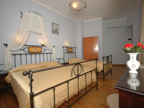Cecil Hotel