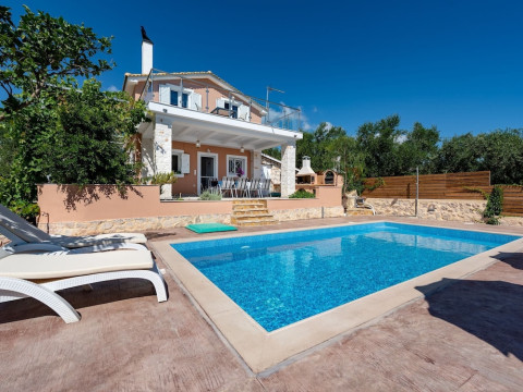 BEAUTIFUL HOUSE WITH PRIVATE POOL, PRIVACY AND SEA VIEW, NEAR Z