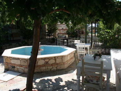 Alacati Zeytin Konak