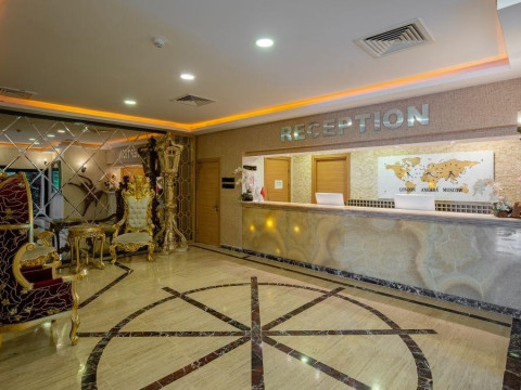 GOLDEN BEACH HOTEL