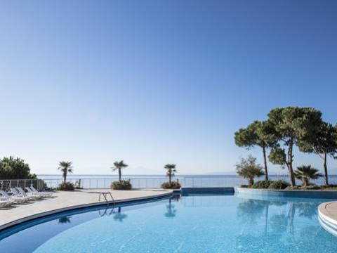 ARIA CLAROS BEACH AND SPA RESORT