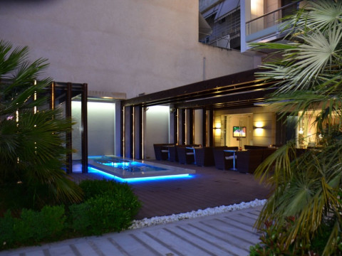 DEVES HOTEL