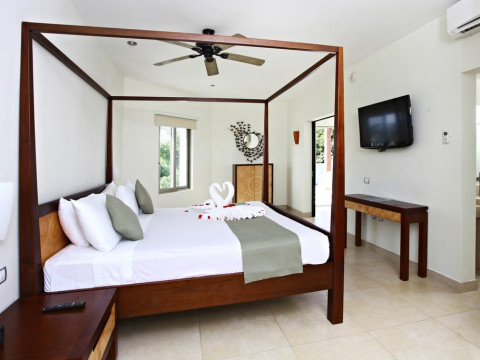 Sandos Caracol Eco Resort
