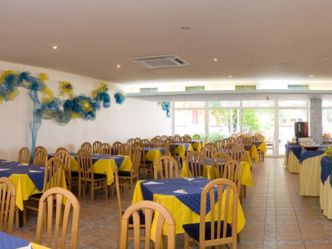 Oasis Hotel