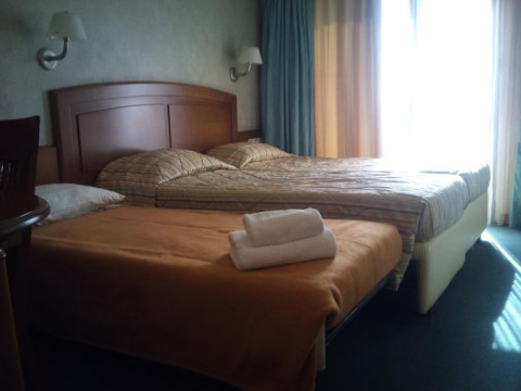 Crystal City Hotel