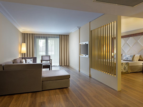 SEVEN SEAS HOTEL LIFE