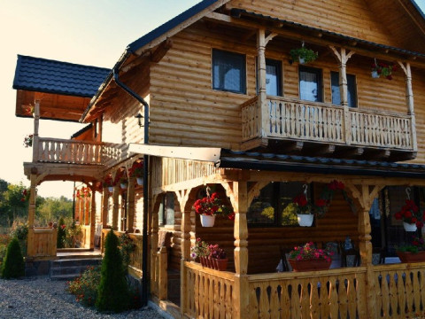 CASA MARAMURESEANA LARISA