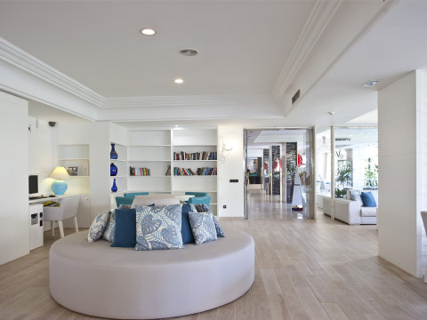 Bahia de Alcudia Hotel  Spa