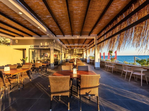 White City Beach Hotel