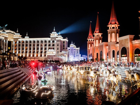 THE LAND OF LEGENDS KINGDOM HOTEL
