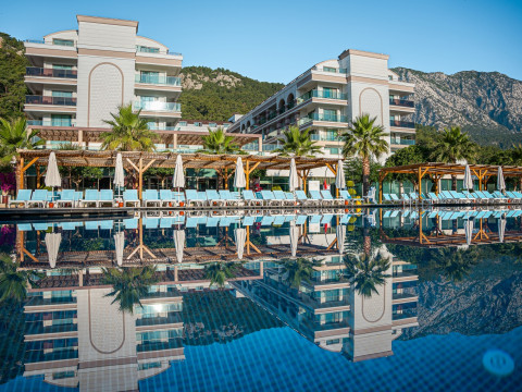 Dosinia Luxury