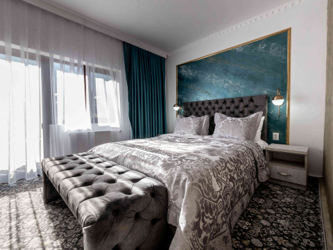 Suru Hotel  Restaurant