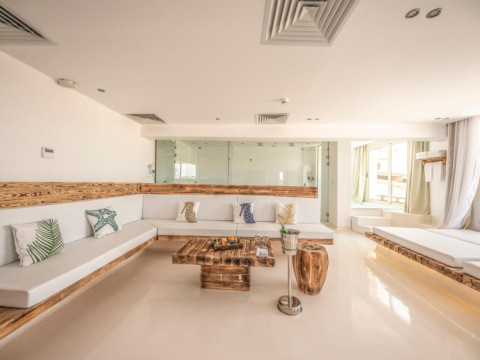 Meraki Resort