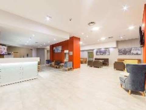 HAMPTON BY HILTON