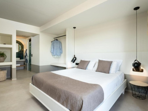 Momi Hotel