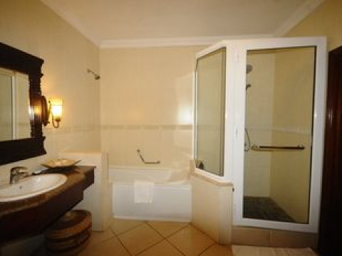 AANARI HOTEL AND SPA