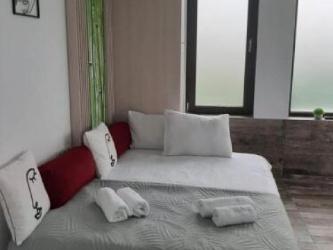 ACCENT HOUSE